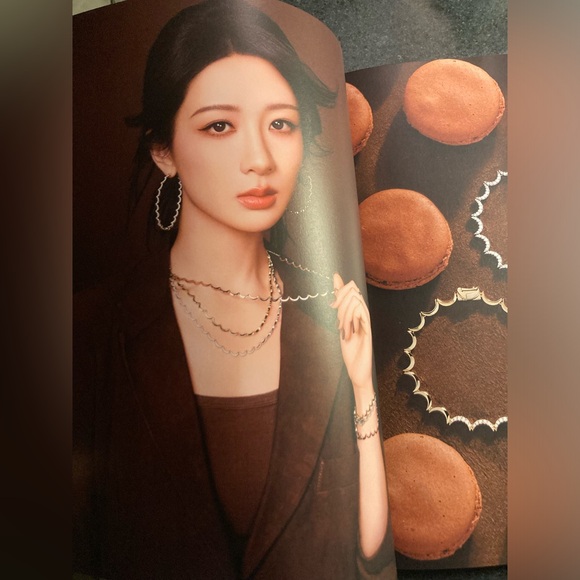 APM Monaco News Automne 2024 Issue #57 Cara Delevingne & Yang Zi Edition Special - Picture 7 of 8